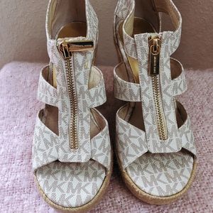 Open toe wedges shoes